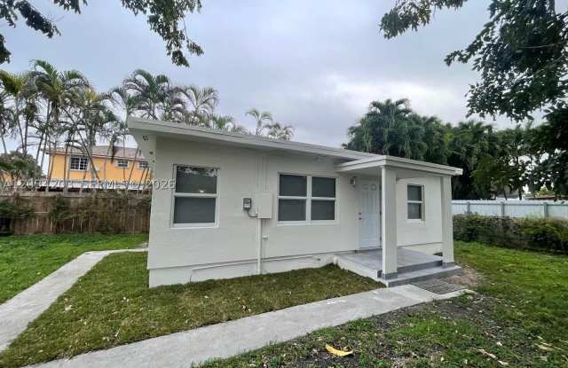 2103 SW 60th Ave