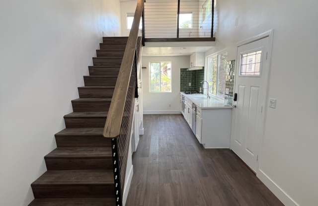 4457 Estrella Avenue