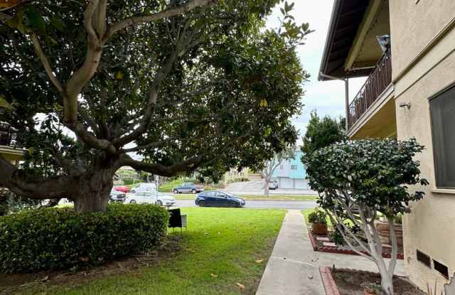 2-bedroom 1-bathroom with a Private Patio! Located in the Highly Desirable Redondo Beach, CA.