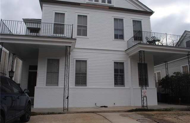 519 LOWERLINE Street