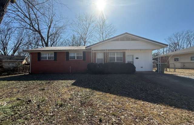 4 bed 1.5 bath in Huntsville AL