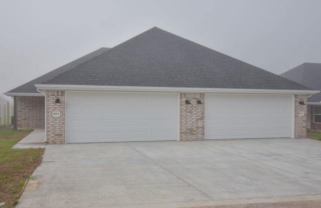 3 Bedroom 2 Bath Duplex in Prairie Grove!!
