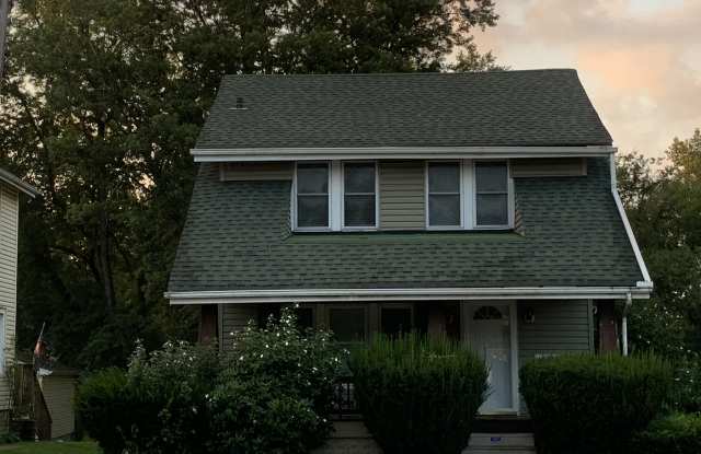 1285 Wooster Rd W