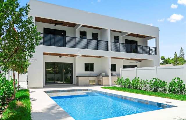 1320 NE 16th Avenue A, Fort Lauderdale, FL 33304 - 1816