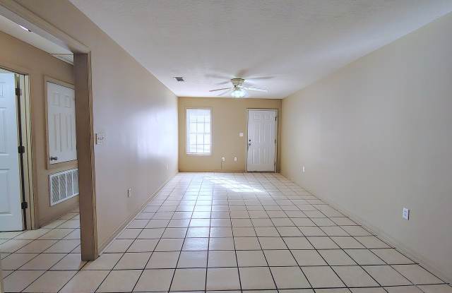 1115 Howell Rd Apt C