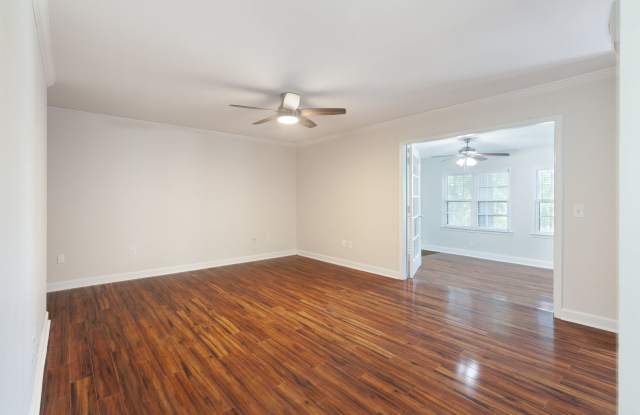Spacious 2/2 Condo w/ Great Roommate Setup!