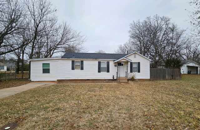 Remodel-Lots of Yard Space-3 Bed/2 Bath