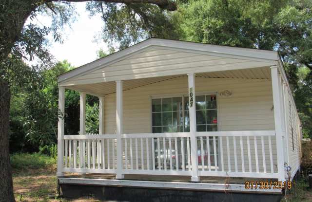 561 Hickory Avenue - 561 Hickory Avenue, Okaloosa County, FL 32578