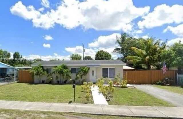 1080 NE 213th Ter