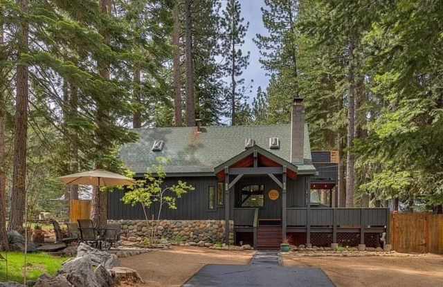Photo of 4 Bedroom Single Family Home in South Lake Tahoe