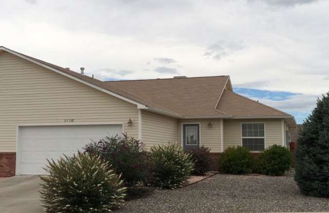 2127 B Mead Ln.