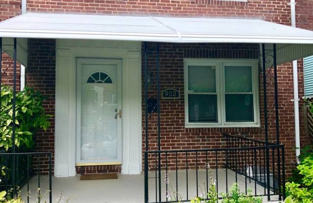 Updated 3 Bedroom Townhome ~ Lakeside/Ednor Gardens - 902 Andover Road, Baltimore, MD 21218