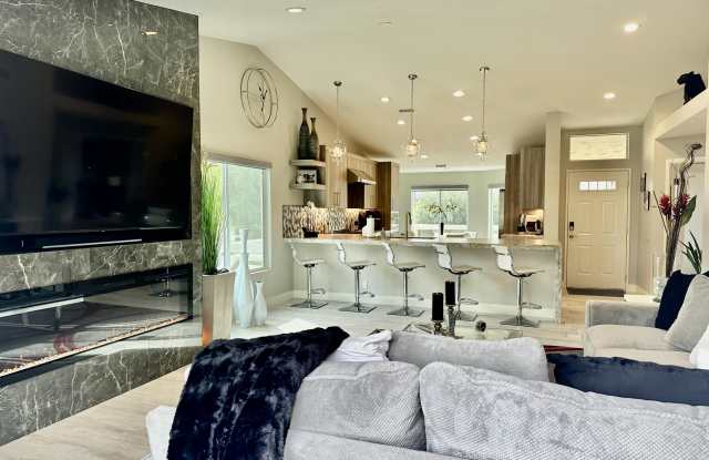 348 Vista Royale Drive