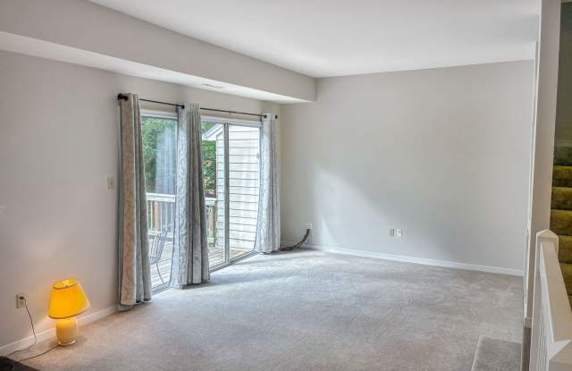 3 Bedroom Home with Pool Access - $300 off your first month!