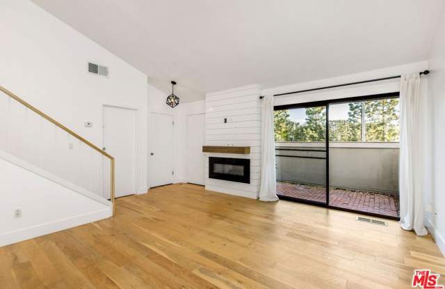 Photo of 13107 Mindanao Way unit: 4