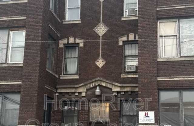 11 Hickory St