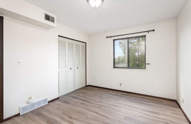 1301 Springfield Apartment
