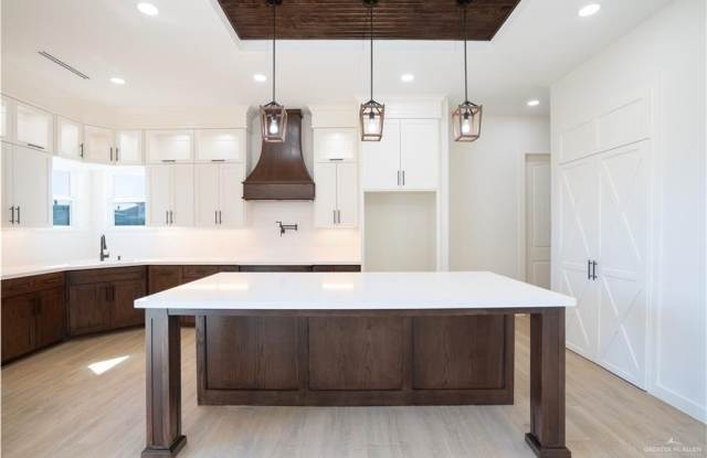 2508 San Bernard Street