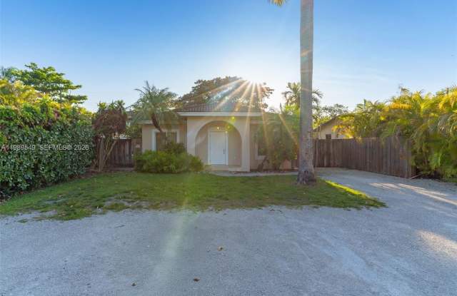 7048 SW 83rd Ct