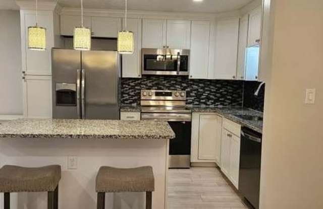 44693 WHITE OAK Court unit: 2B