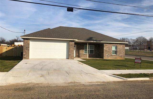 400 White Street - 400 White Street, Whitesboro, TX 76273