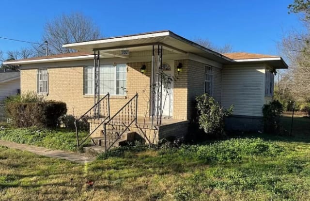 302 Keuka St - 302 Keuka Street, Hot Springs, AR 71901