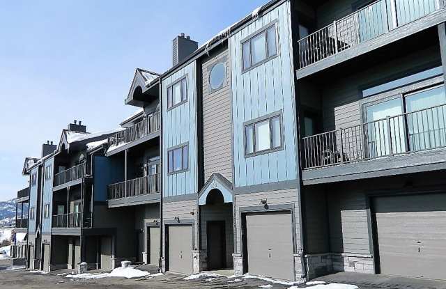 Photo of Summer Seasonal Rental- Lake Forest E301