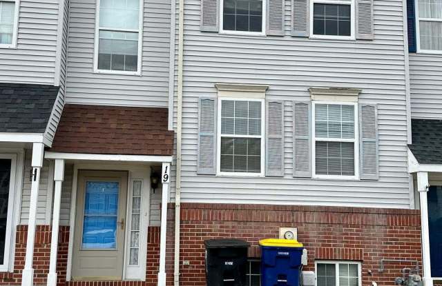 19 FAIR WIND PLACE
