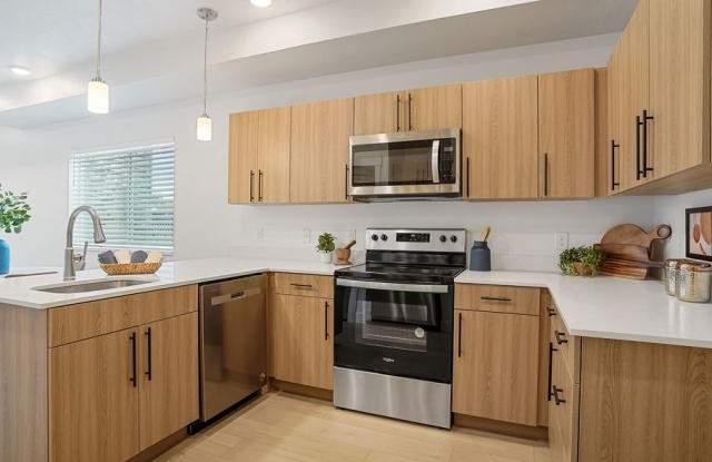 330 28th Street Unit D21