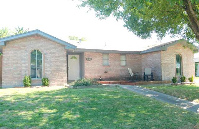 Photo of 1822 Volga Dr - 3/Bed 2/Bath - $1900/month