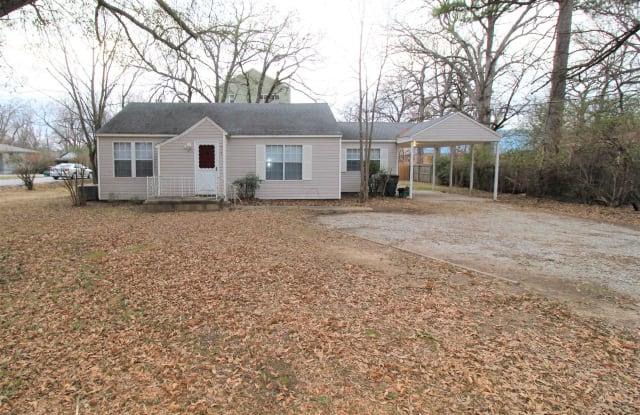 1613 N. Oakland Ave. - 1613 Oakland Avenue, Fayetteville, AR 72703