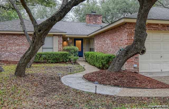 13422 LA VISTA DR