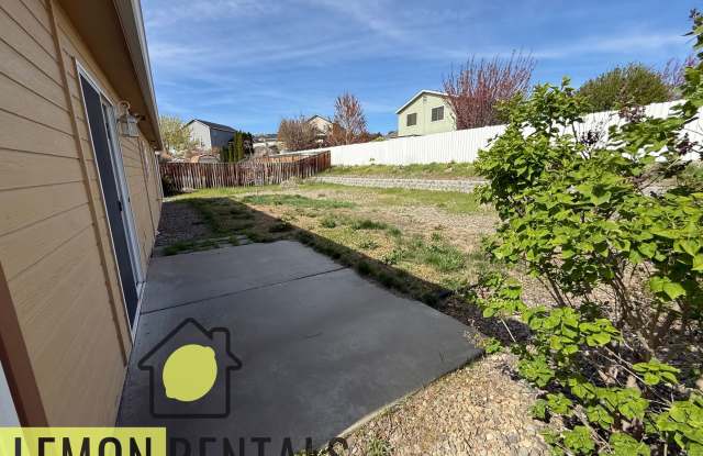 Three bedroom 2 bath house for rent