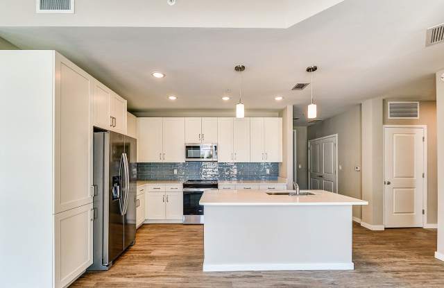 Imperial Crossing Luxury Apartment Homes