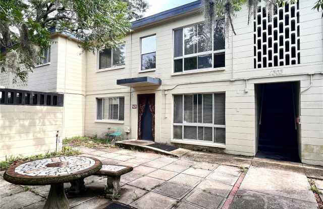 Photo of 1303 NW 6TH STREET