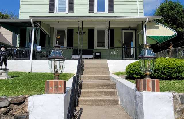 Photo of 927 Mount Pleasant Avenue