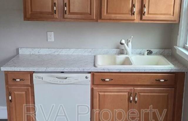 303 Seven Pines Avenue