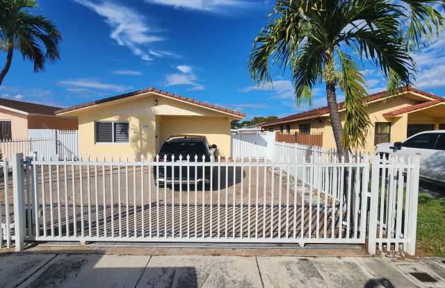 Photo of 1285 West 39th Place