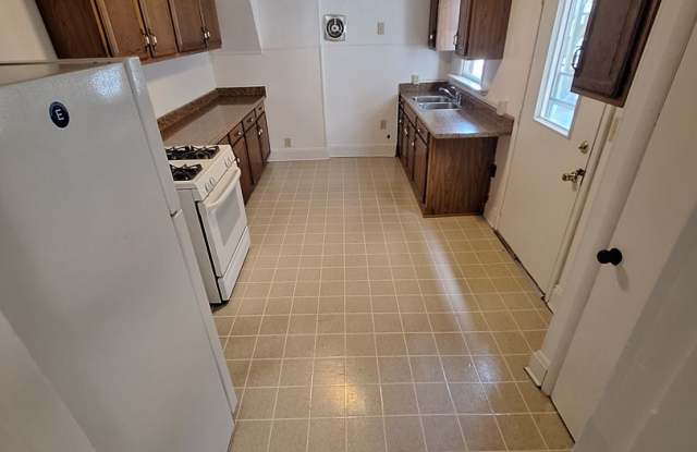 Two Bedroom House, Downtown Area - Special Available – Contact Our Office for Details