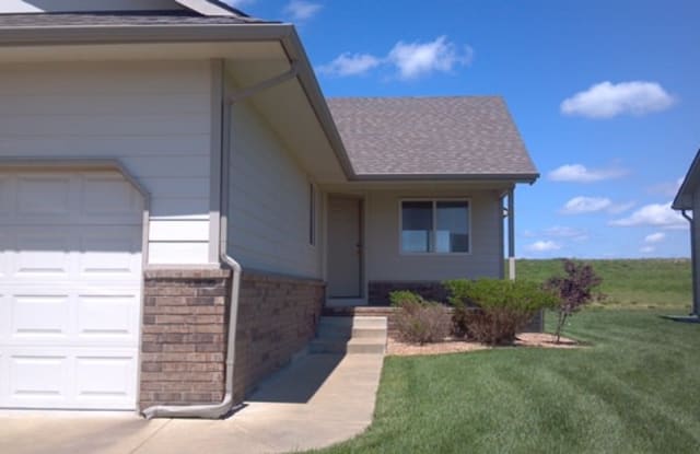 6122 E Ironhorse St - 6122 E Ironhorse St, Wichita, KS 67220