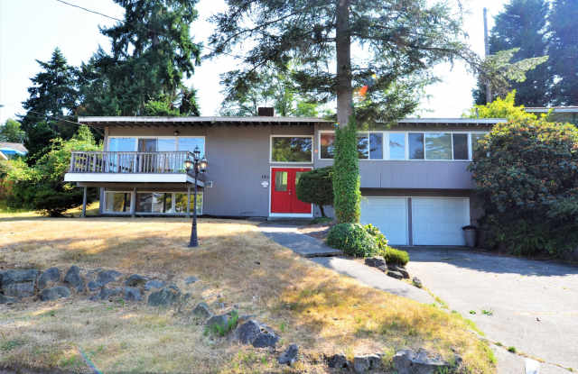 Bright Split Entry Home with Modern Updates