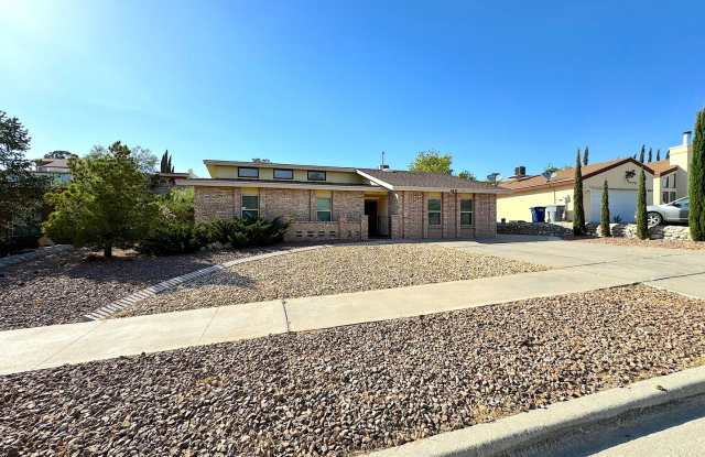 West El Paso 3 bed refrig A/C Home with Mountain Views!