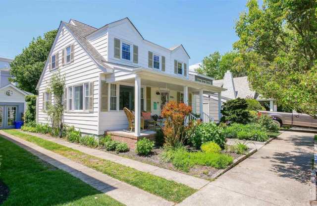 110 N Pembroke Ave