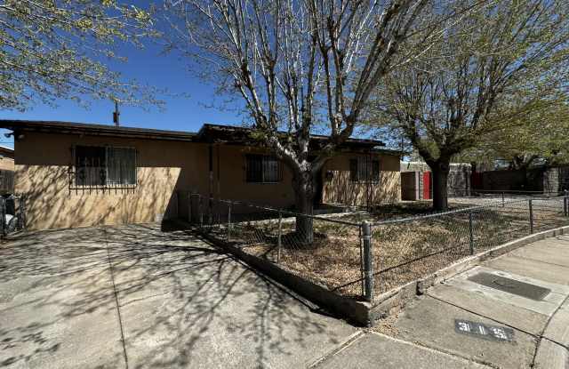 315 San Andres Avenue Northwest - 315 San Andres Avenue Northwest, Albuquerque, NM 87107