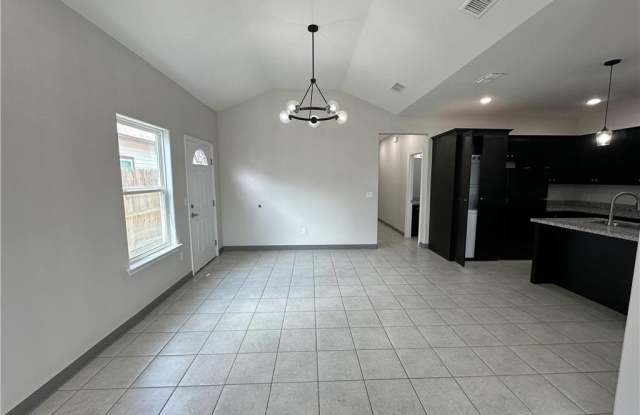 2334 S Valley Circle