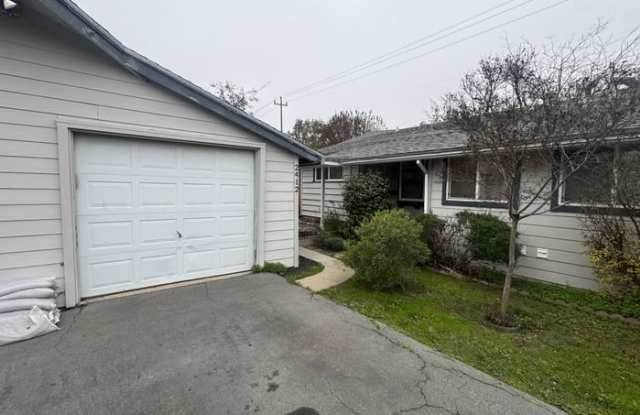 Photo of 2412 Loma Vista Drive