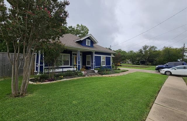 404 W Walnut - 404 West Walnut Street, Celina, TX 75009