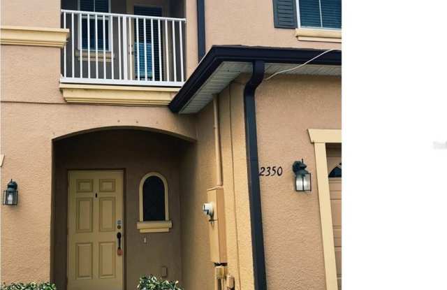 2350 RETREAT VIEW CIRCLE