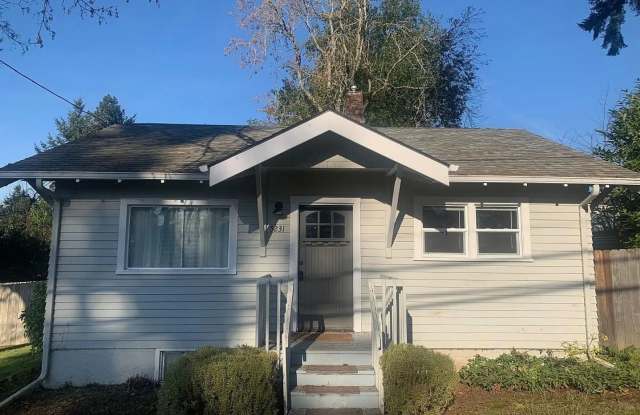 $2,750 - Two Bedrooms, Two Bathrooms, With Bonus Room And Large Yard, Ready For Lease!