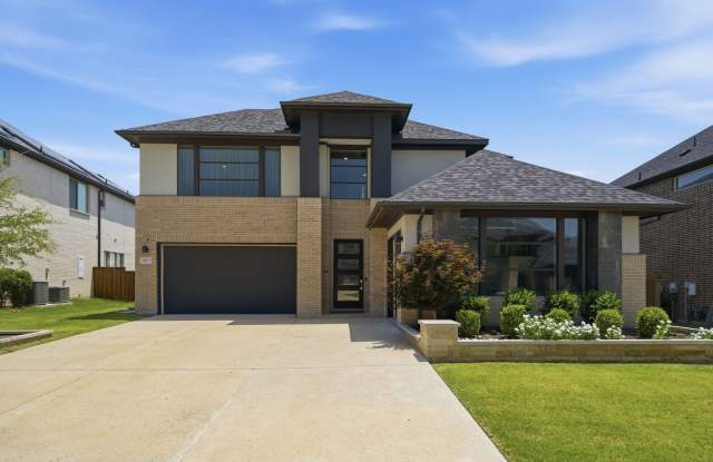 4011 Woodbine Lane